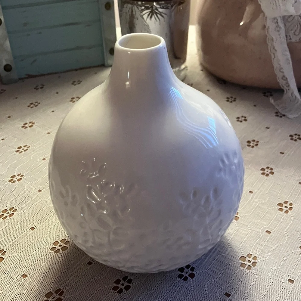 Crate&Barrel Ivory Floral Ceramic Bowl